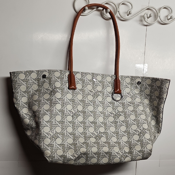 Tory Burch Handbags - Tory Burch Signature Basketweave Print Cotton Canvas Tote NWT Retail Is $448 WOW